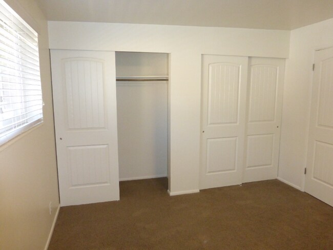 Building Photo - 475 N St E