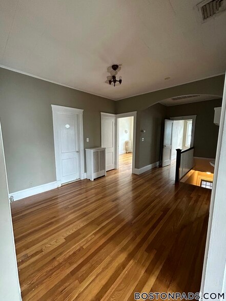 Building Photo - 30 Lawrence St