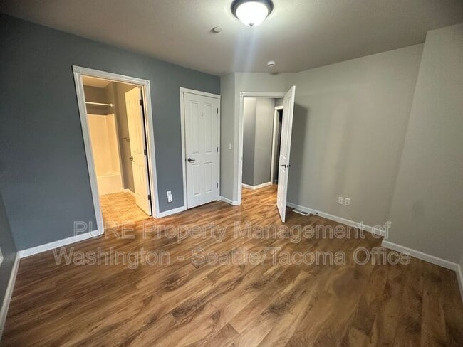 Building Photo - 2327 S I St