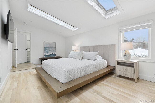 Building Photo - 10 Sagamore Rd