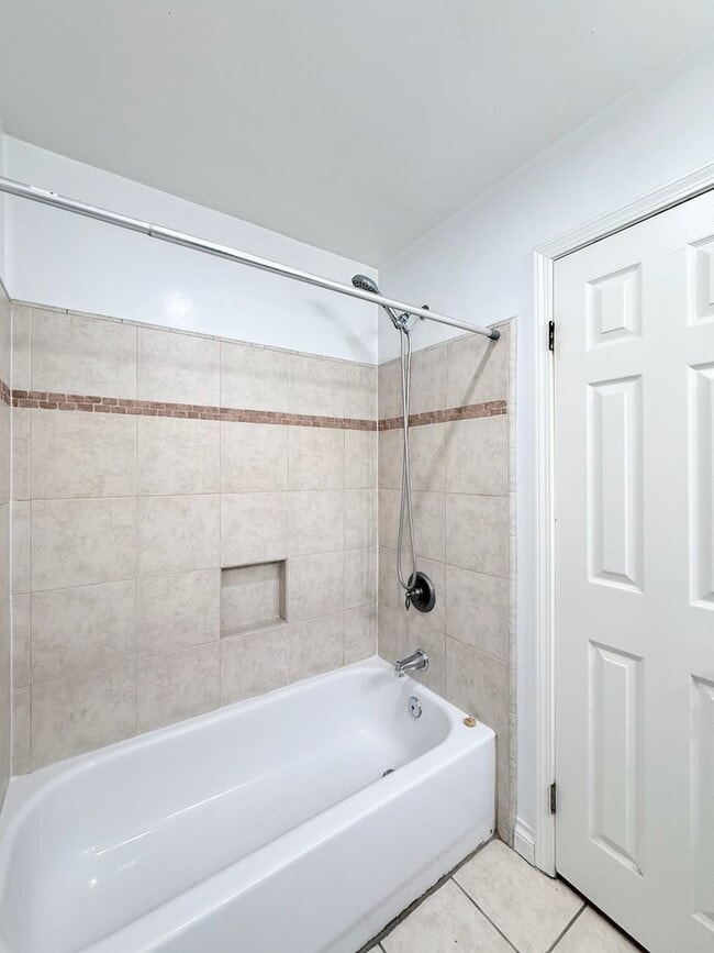 Building Photo - Second Story 1 Bedroom / 1 Bath Condo Near SDSU - Pets ok