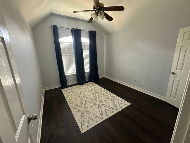 Building Photo - Tangleridge Dr  - Now available!