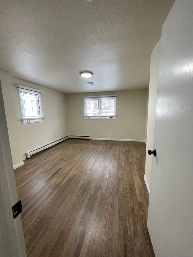 Building Photo - STUDENTS WELCOME! Spacious 3-Bedroom / 1-Bath Duplex w/ Fenced Backyard