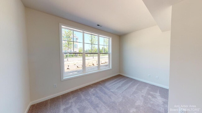 Building Photo - 2704 S Spurway Dr
