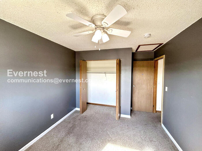 Building Photo - 663 Seawell Dr