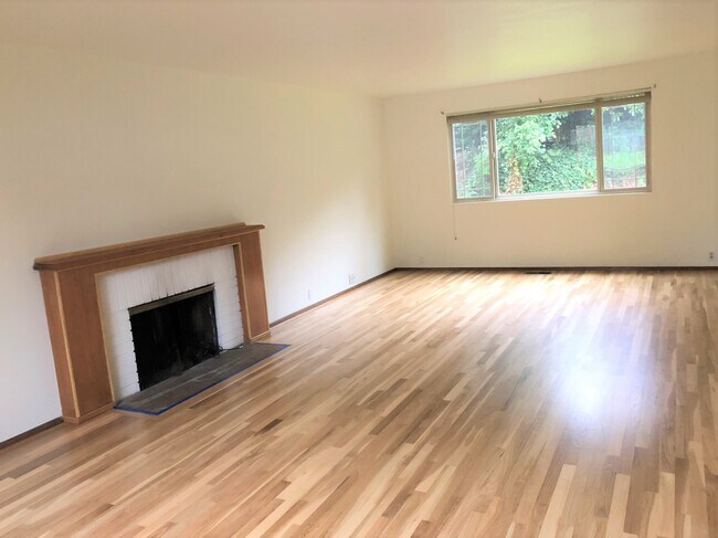 Building Photo - 917 146th Ave SE