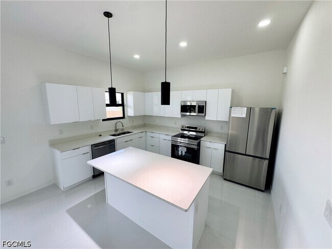 Building Photo - 4206 NW 32nd Ln