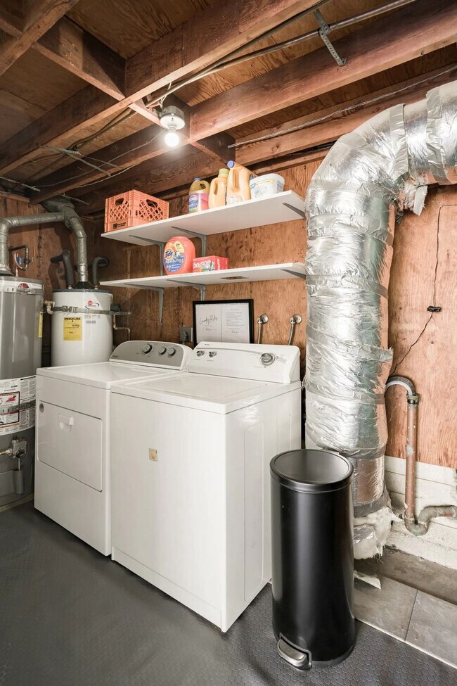 Building Photo - 1773 Torrance St