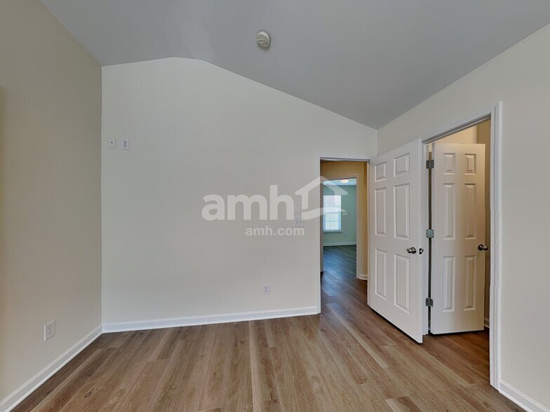 Building Photo - 612 Woodson Dr