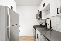 Building Photo - MOVE IN NOW! FULLY RENOVATED 2 BEDROOM IN ...