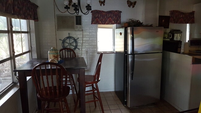 MIL 2 Bedroom -Dining Area - 13972 W Ozello Trl