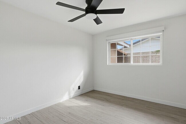 Building Photo - 8307 E Clarendon Ave