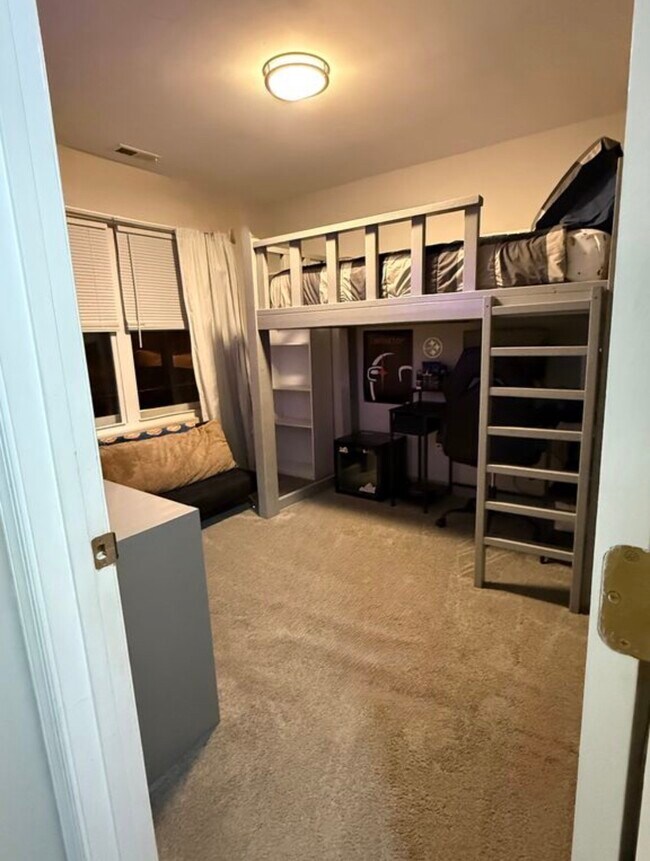 Building Photo - 123 Jacoby Rd