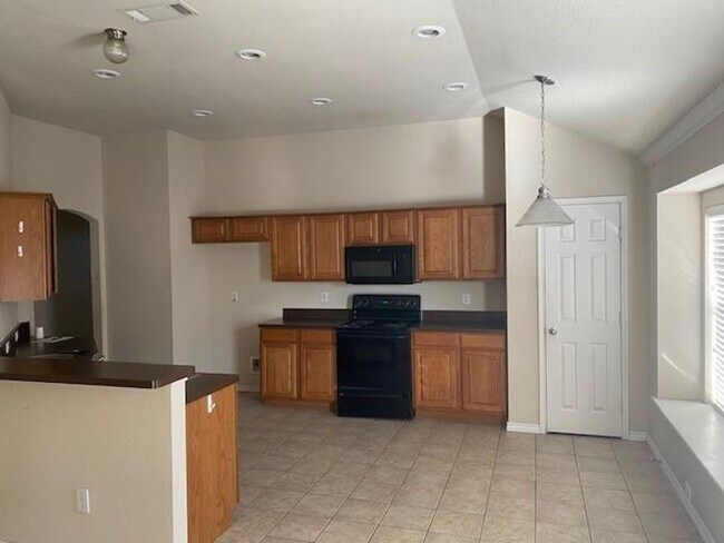 Building Photo - SUPER HOME IN SENDERA RANCH!