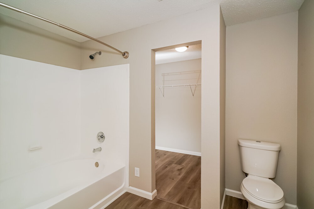 Building Photo - 5609 Woodland Trace Blvd