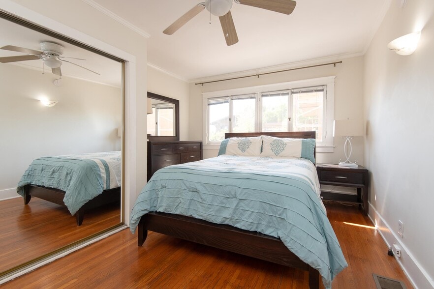 Building Photo - 2001 1/2 Pinehurst Rd