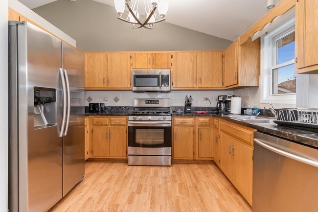 Building Photo - 2111 Lolo Pass Dr