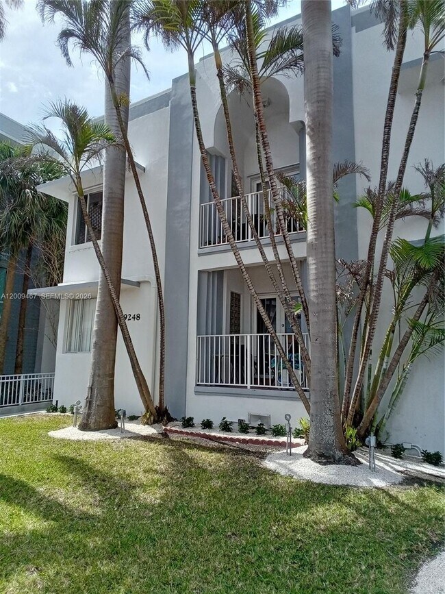 Building Photo - 9248 Collins Ave