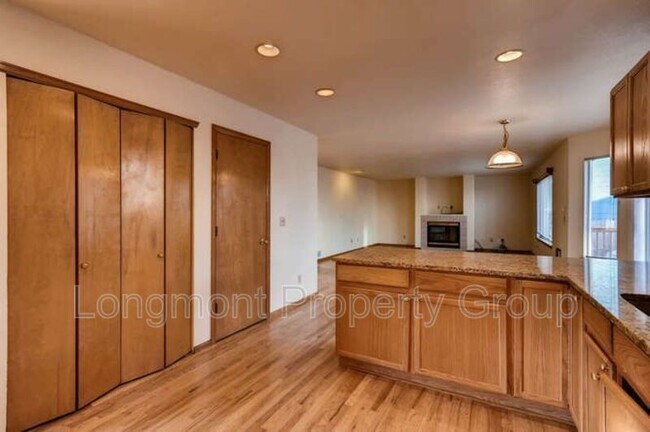 Building Photo - 709 Clarendon Dr