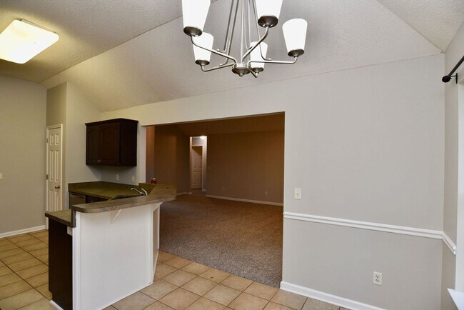 Building Photo - 121 Laurenburg Dr