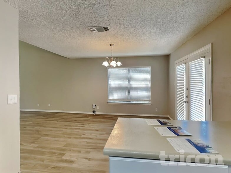 Building Photo - 7715 Skyline Ridge Dr