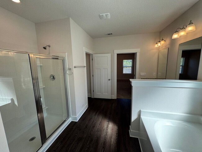 Building Photo - Gulf Breeze - Roman Oaks - 4 Bedroom, 3 Ba...