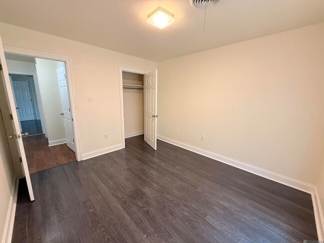 Building Photo - 12360 Warwick Ave