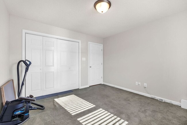 Building Photo - 1512 Forestview Dr SW