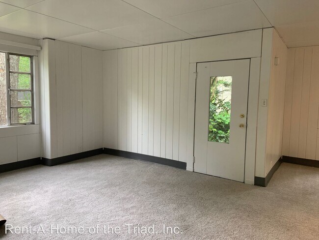 Building Photo - 2 br, 1 bath House - 2103 Dellwood Drive