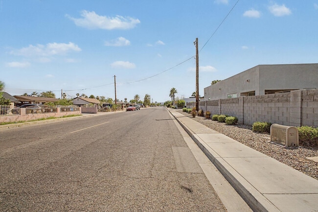 Building Photo - 2534 N 28th St