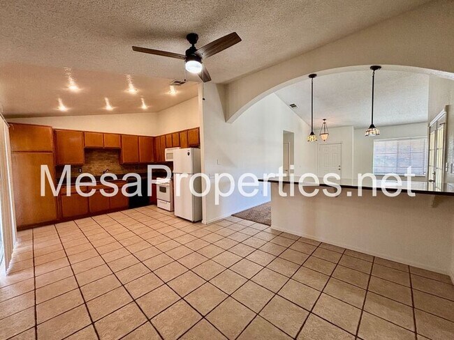 Building Photo - 14145 Heritage Ct
