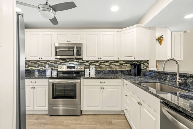 Building Photo - Oceanview 2 BR 2 BA in Vero Beach Turnkey Monthly Rental