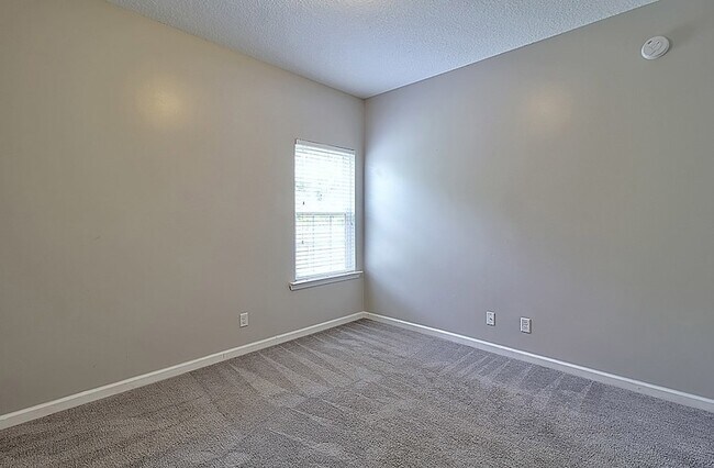 Building Photo - 1429 Evergreen Trl