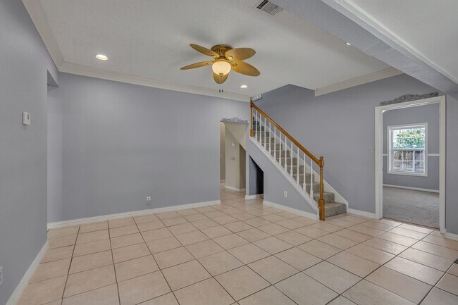 Building Photo - 401 Magnolia St
