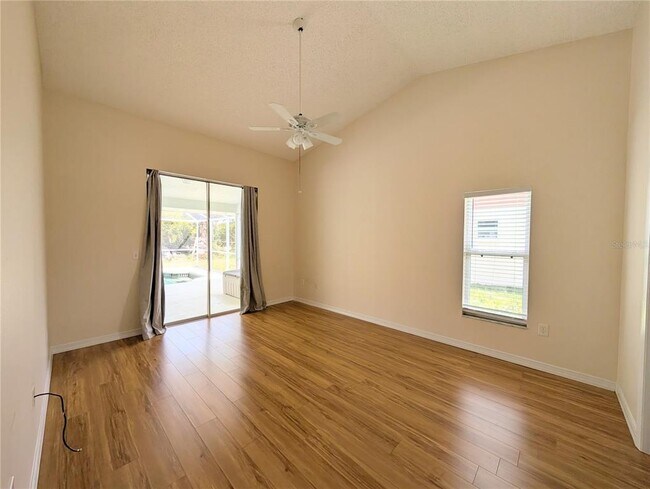 Building Photo - 5539 Wilde Oak Way