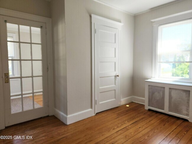 Building Photo - 15 Scofield St
