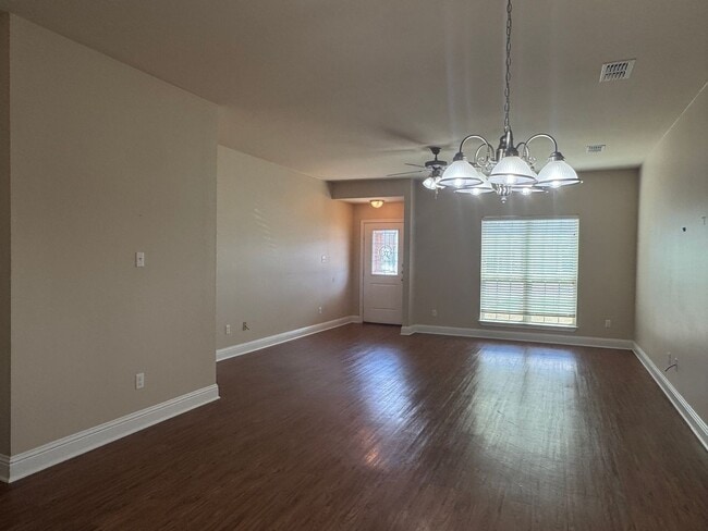 Building Photo - 328 Princess Place