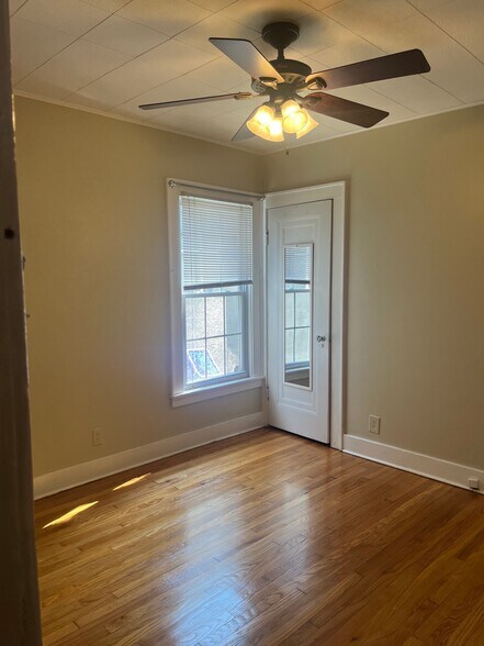 Building Photo - 311 Buckingham Ave