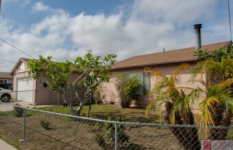Building Photo - The heart of Clairemont!  A well establish...