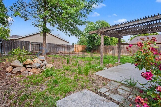 Building Photo - 8375 Grand Cru Dr