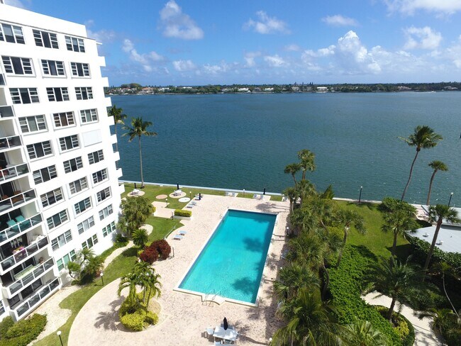 Building Photo - 2800 N Flagler Dr