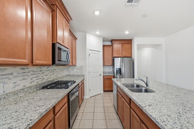 Building Photo - 13300 N 141st Ln