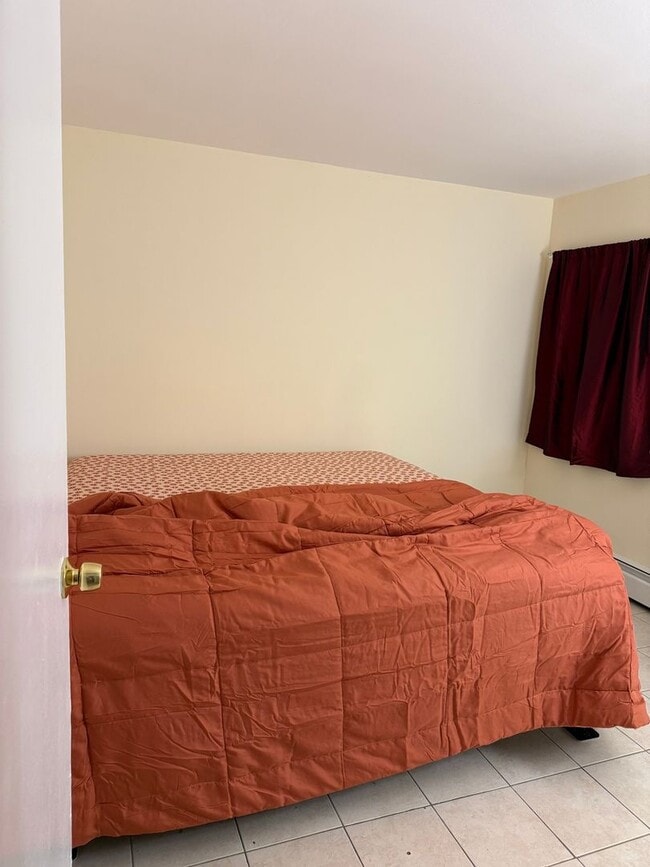 Building Photo - 1548 Islip Ave