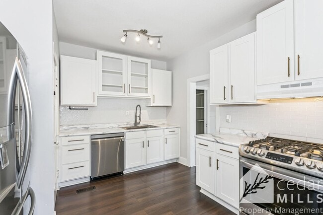 Building Photo - EXTRAORDINARY historic rental opportunity ...