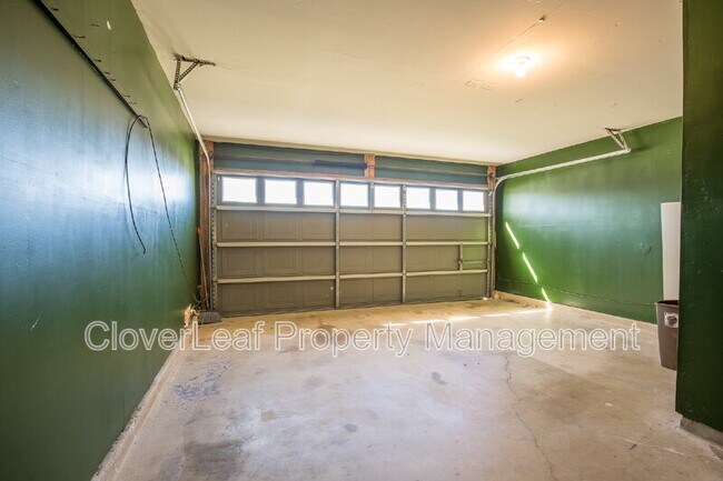 Building Photo - 1045 Stone Trail