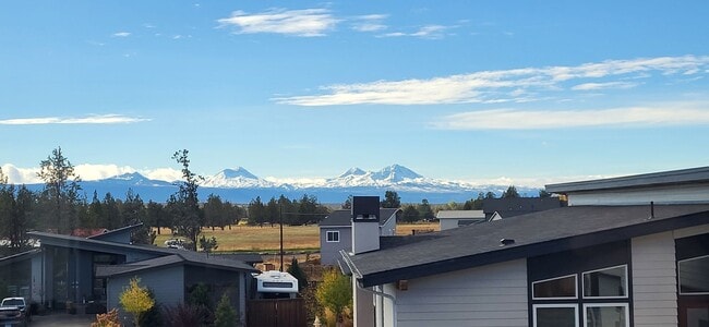 Building Photo - 4581 SW Zenith Point Ct