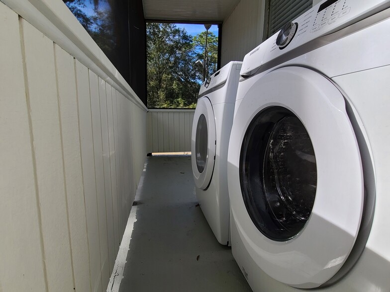 Building Photo - 701 SW 75th St