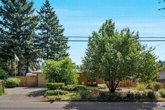 Building Photo - Charming 3-bdrm/2-bath Mid-Century ranch—A...