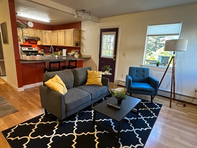 Building Photo - 328 E 15th Ave