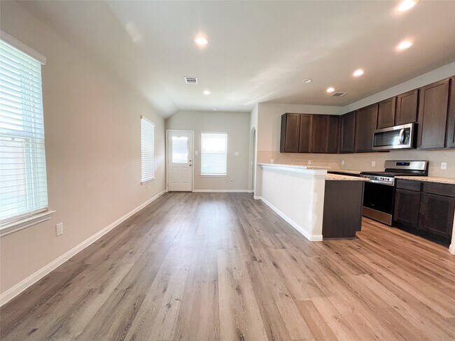Building Photo - 6515 James Michael Dr